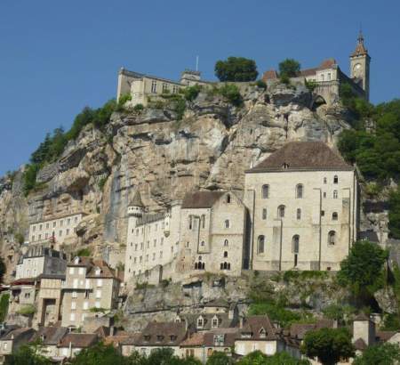 Rocamadour, cité médiévale accrochée à sa falaise © E. Ruffat