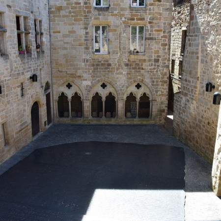 figeac pierre de rosette tourisme lot camping 3 étoiles dans le lot avec piscine entre rocamadour et saint-cirq-lapopie occitanie